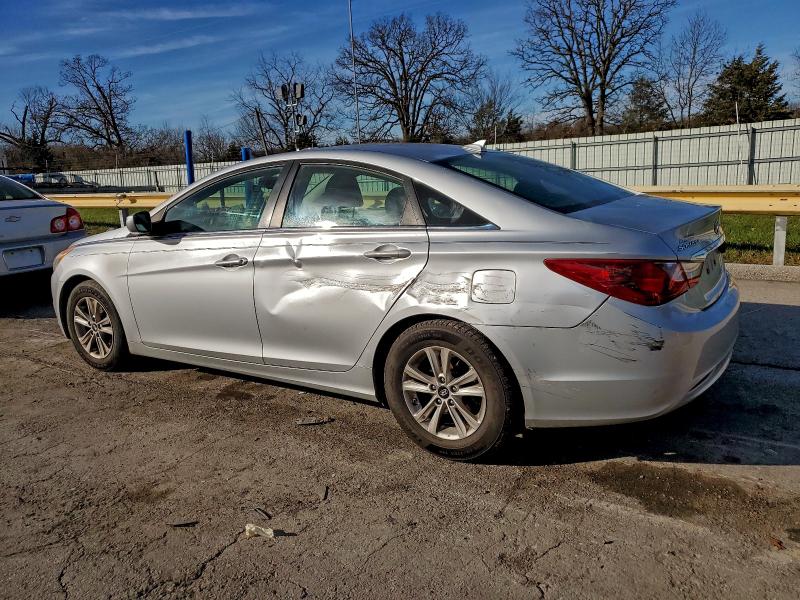 Photo 2 from auction – 2013 HYUNDAI SONATA with VIN 5NPEB4AC7DH668354