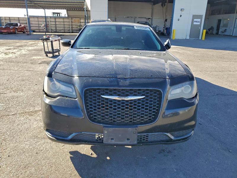 Photo 5 from auction – 2019 CHRYSLER 300 TOURIN with VIN 2C3CCAAG6KH690653