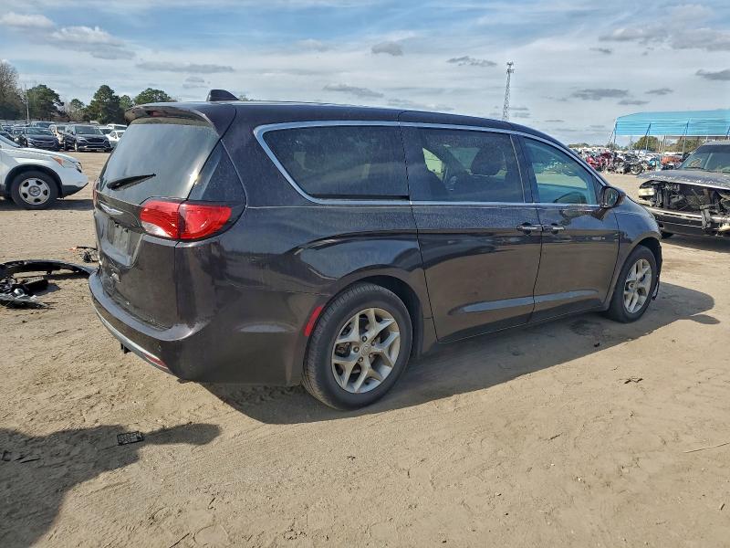 Photo 3 from auction – 2019 CHRYSLER PACIFICA T with VIN 2C4RC1FG9KR605037