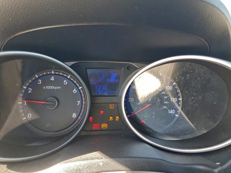 Photo 9 from auction – 2011 HYUNDAI TUCSON with VIN KM8JU3AC0BU279198