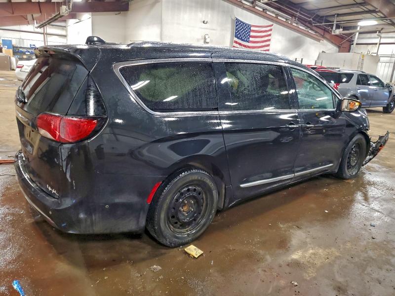 Photo 3 from auction – 2019 CHRYSLER PACIFICA T with VIN 2C4RC1BG4KR669721