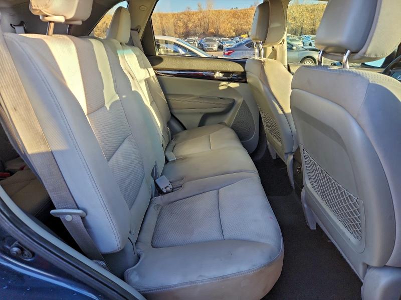 Photo 11 from auction – 2011 KIA SORENTO BA with VIN 5XYKTDA28BG086470
