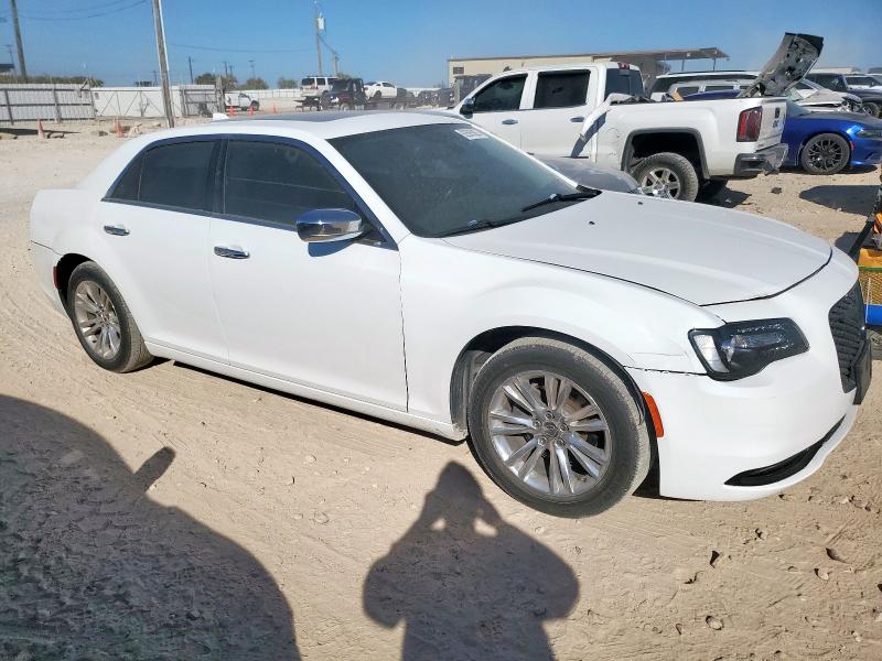 Photo 4 from auction – 2016 CHRYSLER 300C with VIN 2C3CCAEG3GH156513