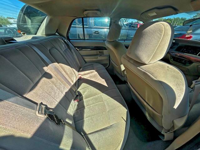 Photo 6 from auction – 2004 MERCURY GRAND MARQ with VIN 2MEFM74W94X615643