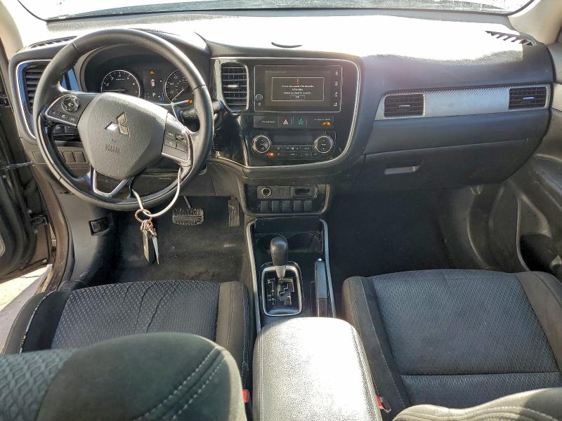 Photo 8 from auction – 2017 MITSUBISHI OUTLANDER with VIN JA4AD3A36HZ012948