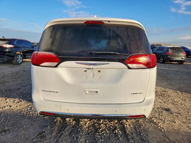 Photo 6 from auction – 2017 CHRYSLER PACIFICA L with VIN 2C4RC1GG8HR812235