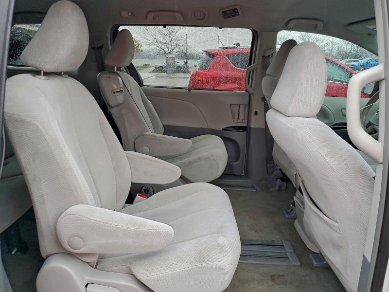 Photo 11 from auction – 2013 TOYOTA SIENNA LE with VIN 5TDKK3DC8DS345983