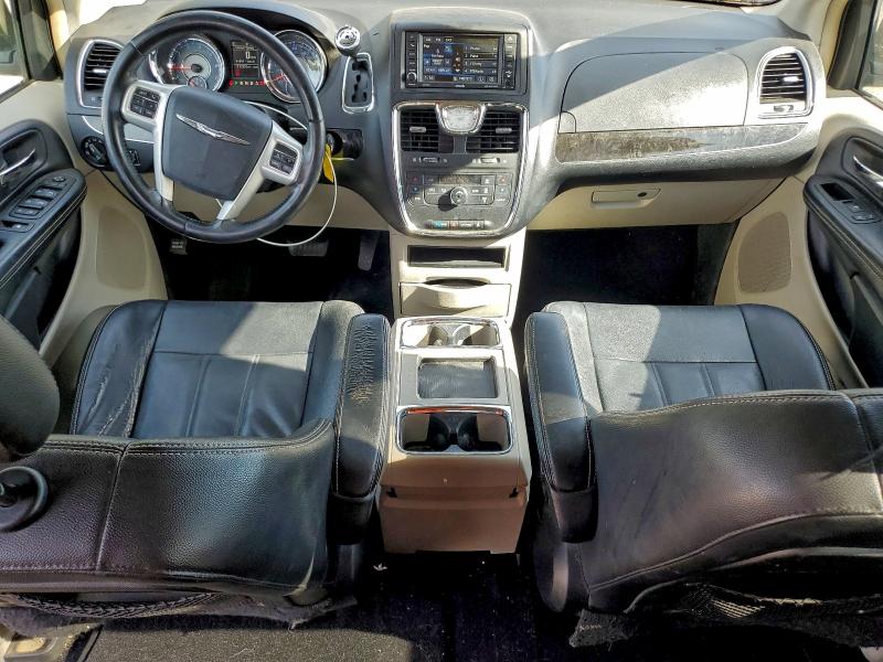 Photo 8 from auction – 2014 CHRYSLER TOWN & COU with VIN 2C4RC1BG1ER363287