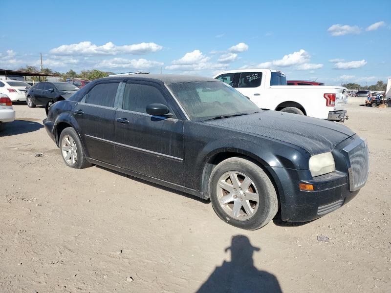 Photo 4 from auction – 2008 CHRYSLER 300 with VIN 2C3KA43R38H253350