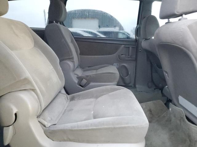 Photo 11 from auction – 2010 TOYOTA SIENNA CE with VIN 5TDKK4CCXAS330503