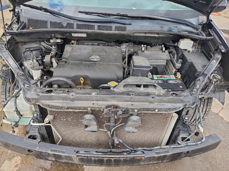 Photo 12 from auction – 2012 TOYOTA SIENNA XLE with VIN 5TDYK3DC3CS266245