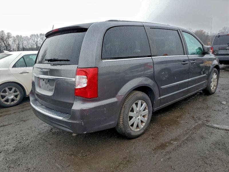 Photo 3 from auction – 2016 CHRYSLER TOWN & COU with VIN 2C4RC1BG5GR281453