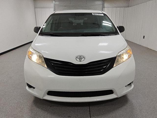 Photo 5 from auction – 2015 TOYOTA SIENNA with VIN 5TDZK3DC7FS682176