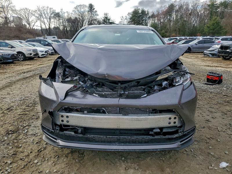 Photo 5 from auction – 2023 TOYOTA SIENNA LE with VIN 5TDKRKEC4PS174979