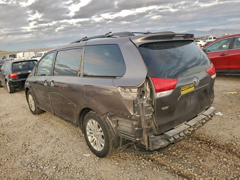 Photo 2 from auction – 2011 TOYOTA SIENNA XLE with VIN 5TDYK3DC1BS088513
