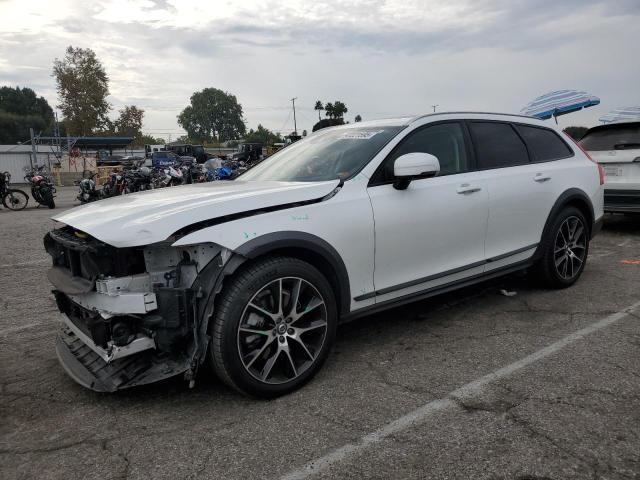 2018 VOLVO V90 CROSS