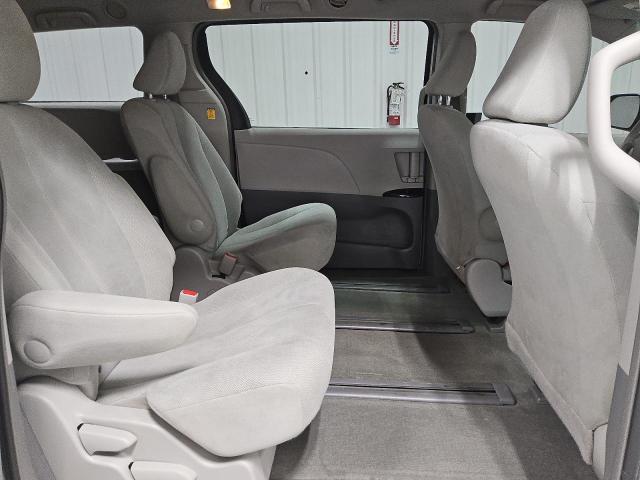 Photo 11 from auction – 2013 TOYOTA SIENNA with VIN 5TDZK3DC1DS334855