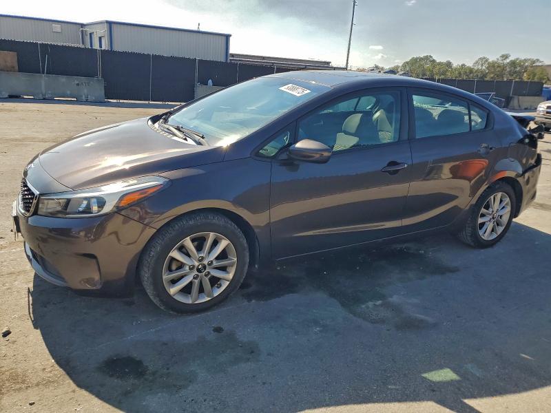 KIA FORTE LX 2017 with VIN 3KPFL4A77HE011035 - Photo from auction