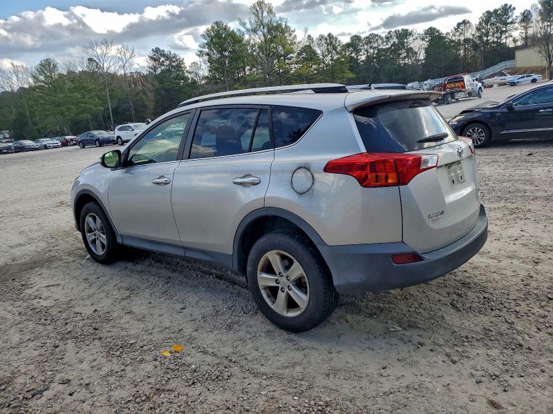 Photo 2 from auction – 2014 TOYOTA RAV4 XLE with VIN JTMRFREV0EJ012147