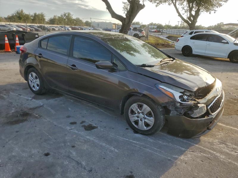 Photo 4 from auction – 2018 KIA FORTE LX with VIN 3KPFK4A78JE182711