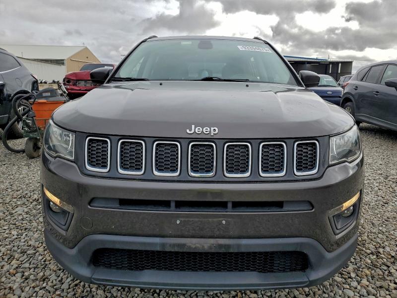 Photo 5 from auction – 2017 JEEP COMPASS with VIN 3C4NJDBBXHT692971