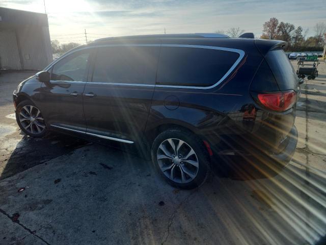 Photo 2 from auction – 2017 CHRYSLER PACIFICA L with VIN 2C4RC1GG6HR545483