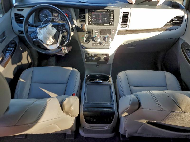 Photo 8 from auction – 2019 TOYOTA SIENNA XLE with VIN 5TDYZ3DC4KS984042