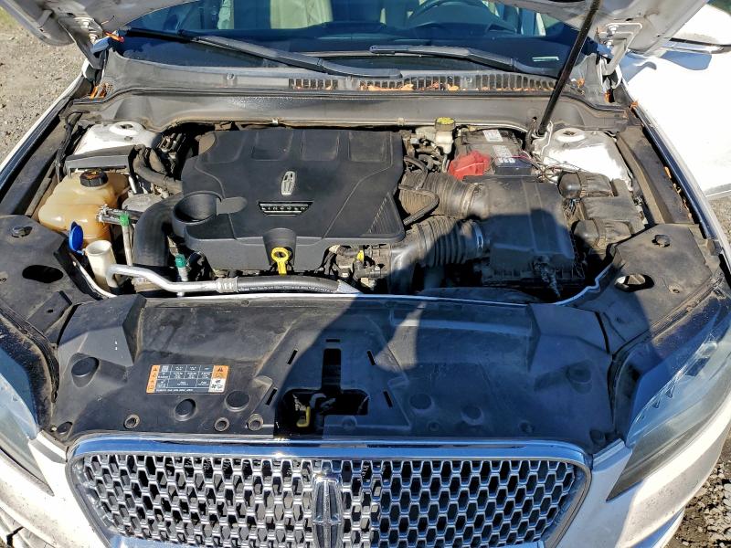 Photo 11 from auction – 2017 LINCOLN MKZ RESERV with VIN 3LN6L5EC1HR643563