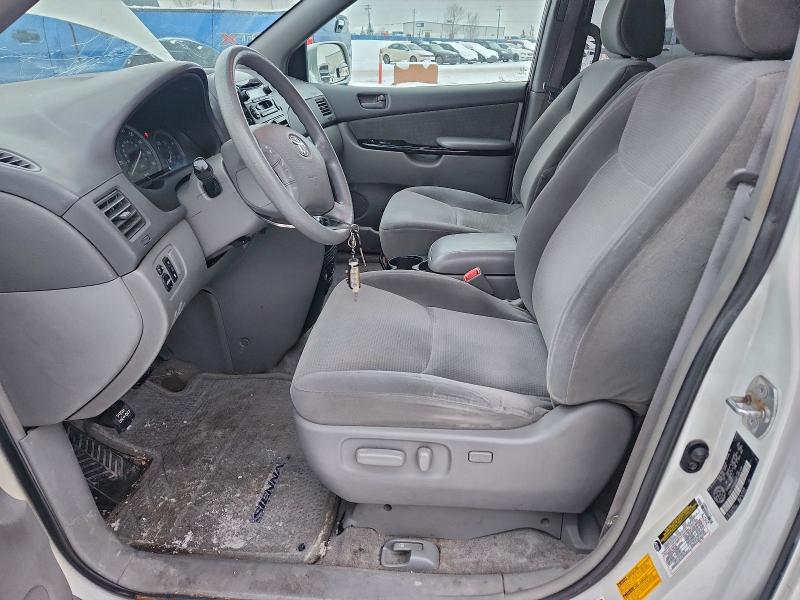 Photo 7 from auction – 2005 TOYOTA SIENNA LE with VIN 5TDBA23C75S051667