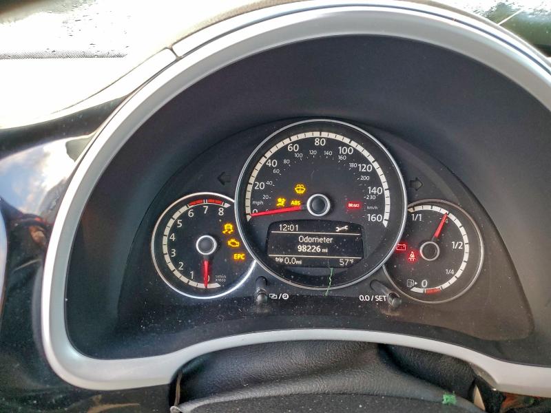 Photo 9 from auction – 2013 VOLKSWAGEN BEETLE with VIN 3VW5P7AT9DM828292