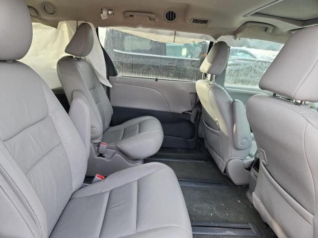 Photo 11 from auction – 2015 TOYOTA SIENNA XLE with VIN 5TDDK3DC3FS126229