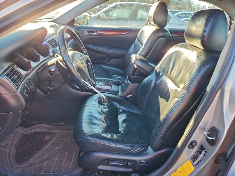 Photo 7 from auction – 2003 LEXUS ES 300 with VIN JTHBF30GX36009195