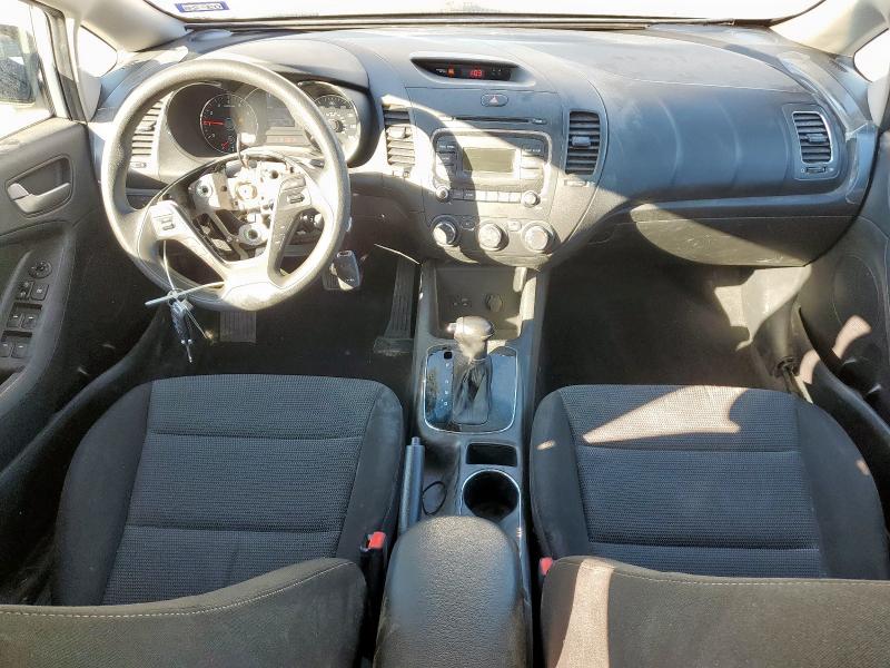 Photo 8 from auction – 2017 KIA FORTE LX with VIN 3KPFK4A77HE102504