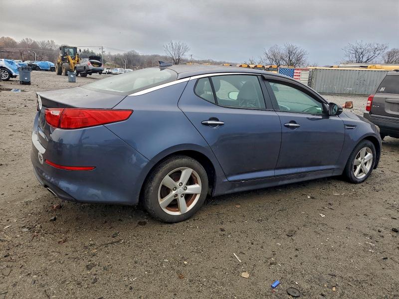 Photo 3 from auction – 2015 KIA OPTIMA LX with VIN 5XXGM4A79FG472985
