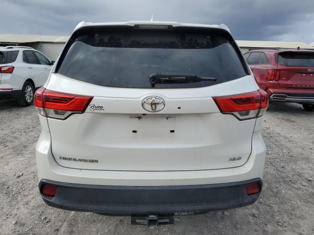Photo 6 from auction – 2017 TOYOTA HIGHLANDER with VIN 5TDKZRFH2HS194054