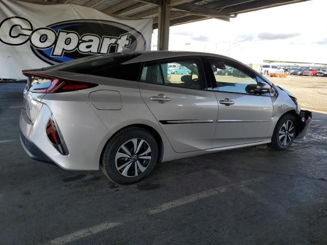 Photo 3 from auction – 2018 TOYOTA PRIUS PRIM with VIN JTDKARFP9J3100872