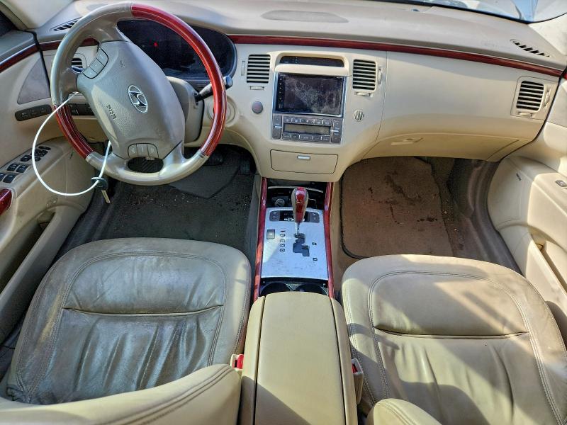 Photo 8 from auction – 2008 HYUNDAI AZERA SE with VIN KMHFC46FX8A304250