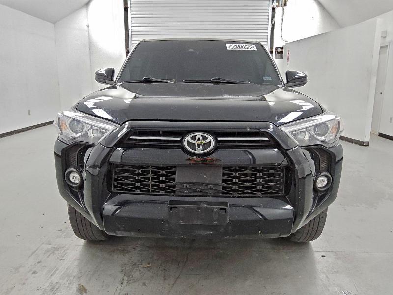 Photo 5 from auction – 2023 TOYOTA 4RUNNER SR with VIN JTEEU5JR0P5291421