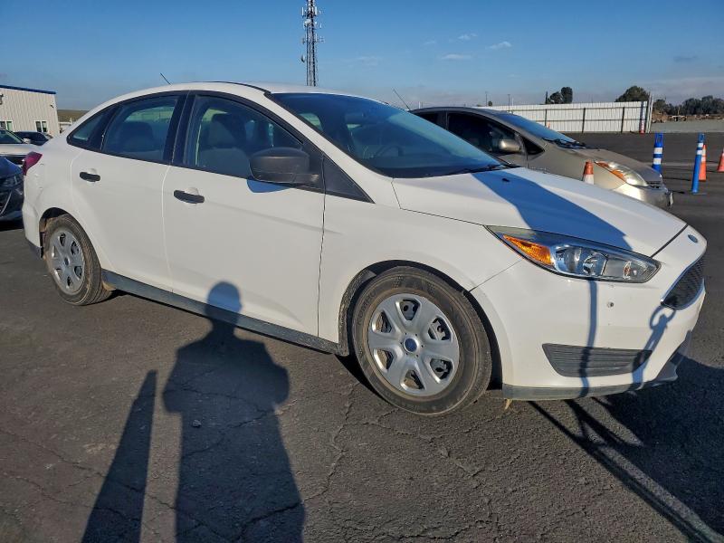 Photo 4 from auction – 2016 FORD FOCUS S with VIN 1FADP3E28GL363363
