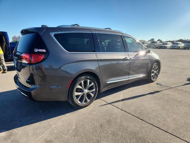 Photo 3 from auction – 2017 CHRYSLER PACIFICA L with VIN 2C4RC1GGXHR668736