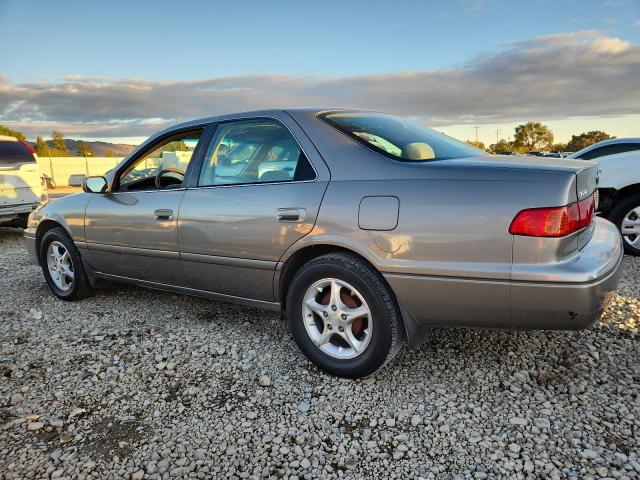 Photo 2 from auction – 2001 TOYOTA CAMRY CE with VIN 4T1BG22K11U096368