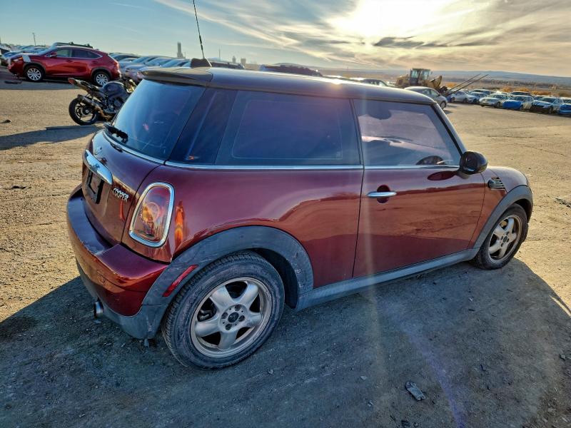 Photo 3 from auction – 2007 MINI COOPER with VIN WMWMF33587TT59028