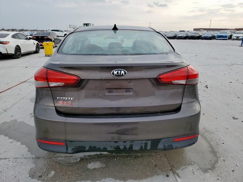 Photo 6 from auction – 2017 KIA FORTE LX with VIN 3KPFK4A71HE088213