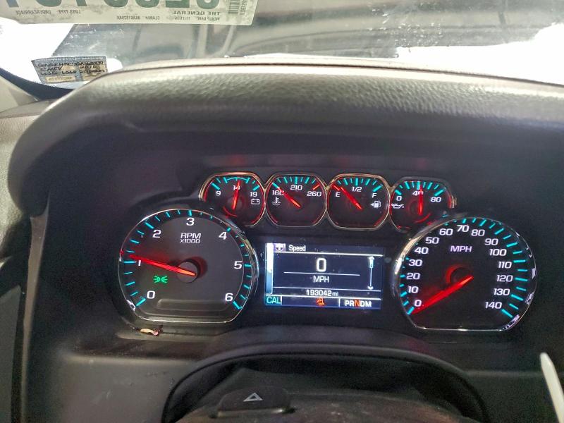 Photo 9 from auction – 2016 CHEVROLET SUBURBAN with VIN 1GNSKHKC7GR363739