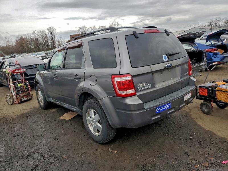 Photo 2 from auction – 2009 FORD ESCAPE XLT with VIN 1FMCU93G89KA02798