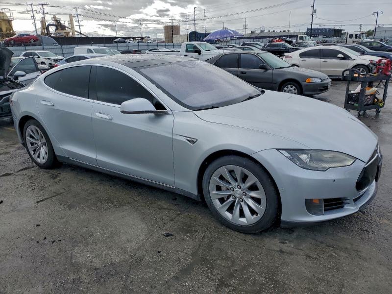 Photo 4 from auction – 2016 TESLA MODEL S with VIN 5YJSA1E12GF132959