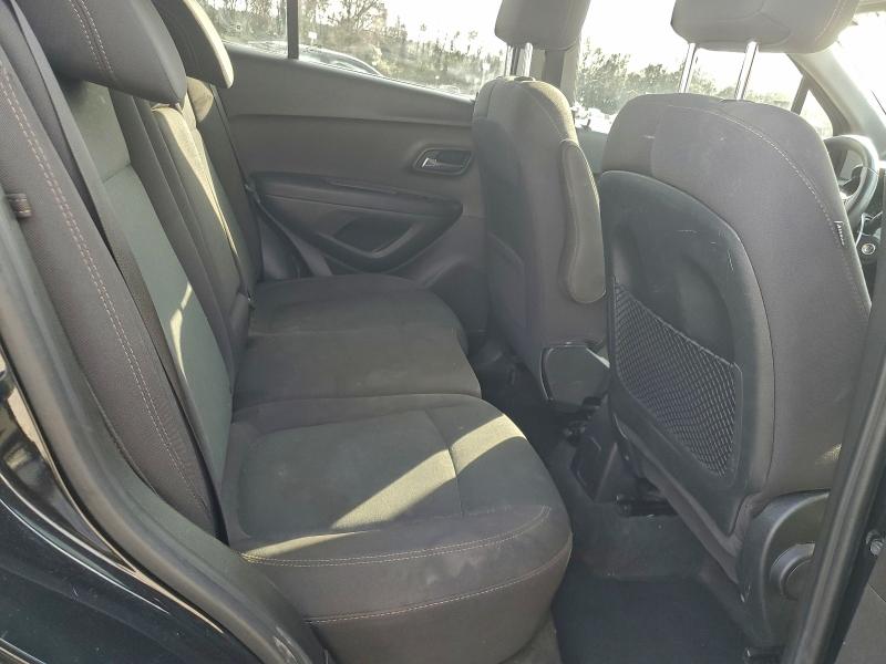 Photo 11 from auction – 2018 CHEVROLET TRAX LS with VIN 3GNCJKSBXJL309863