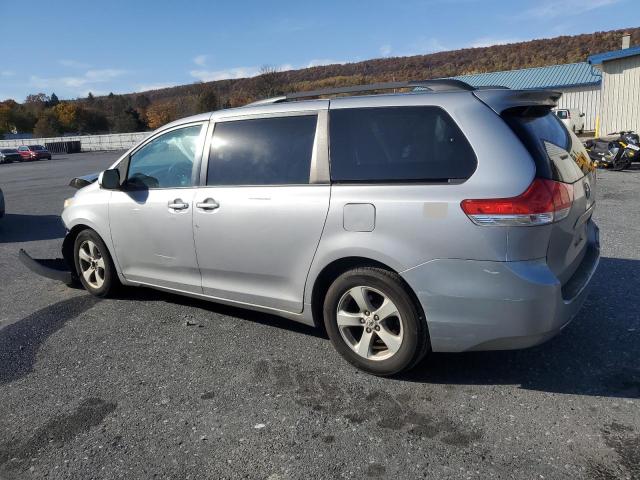 Photo 2 from auction – 2012 TOYOTA SIENNA LE with VIN 5TDKK3DC4CS242705