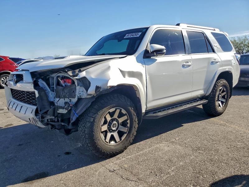 TOYOTA 4RUNNER SR 2017 with VIN JTEBU5JR7H5464792 - Photo from auction