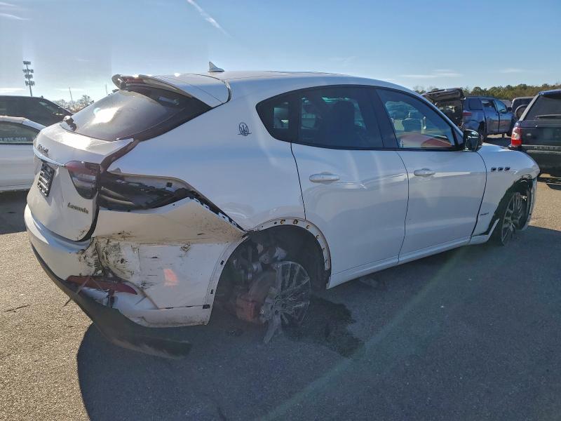 Photo 3 from auction – 2021 MASERATI LEVANTE SP with VIN ZN661XUS2MX372947